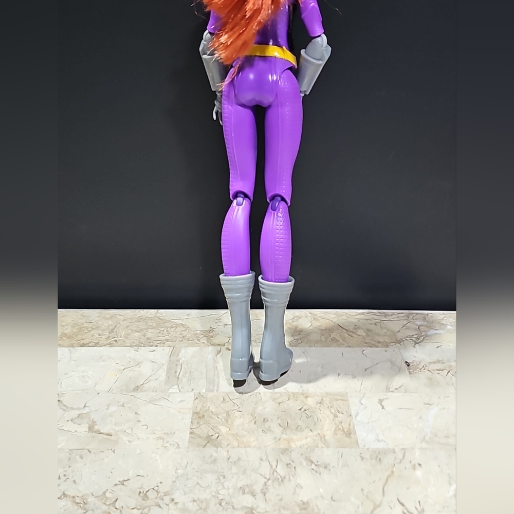 Mattel DC SUPER-HERO‎ GIRLS Batgirl Doll w/ Mission Gear 12" - Picture 6 of 6